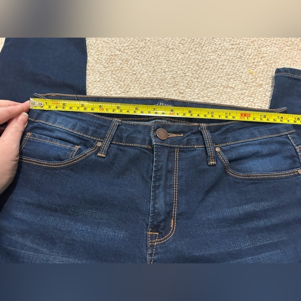 IRIS Skinny Jeans Juniors Size 7. Style IP8182. Medium/Dark wash - Picture 8 of 10